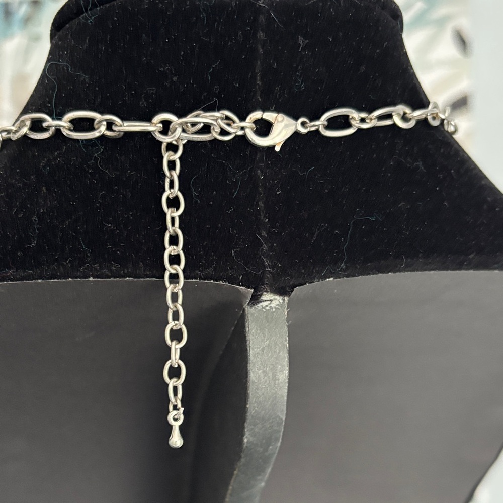 Statement Necklace - Picture 5 of 9